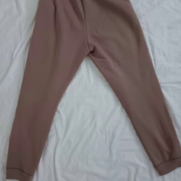 UNIQLO Sherpa-lined Sweatpants - Picture 10 of 10